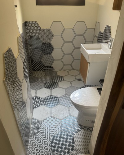 台中磁磚修繕工程, 台中磁磚施工, 台中鋪地磚, 台中貼壁磚, 台中貼磁磚, 台中磁磚破損更換, 台中貼地磚, 台中地磚修補, 台中拋光石英磚, 台中貼壁磚地磚, 台中貼磚工程